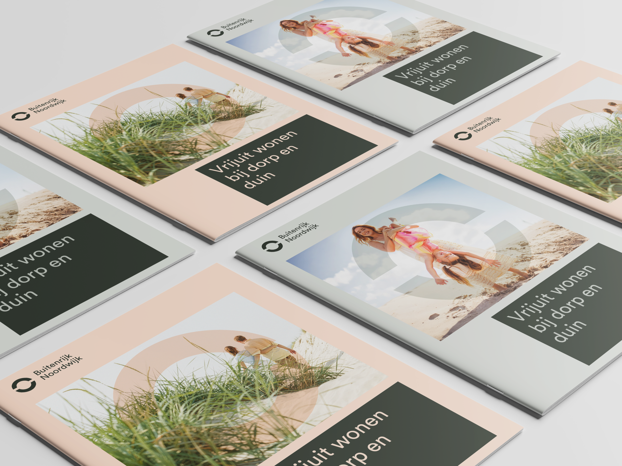 Een aantal magazines die naast elkaar liggen waarvan je alleen de cover ziet